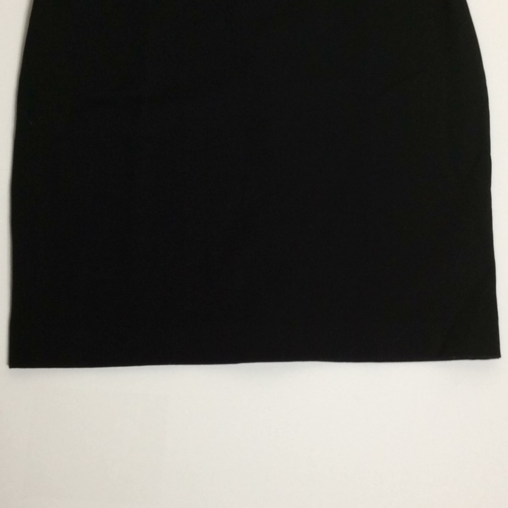 Sleeveless Little Black Dress - Picture 6 of 10